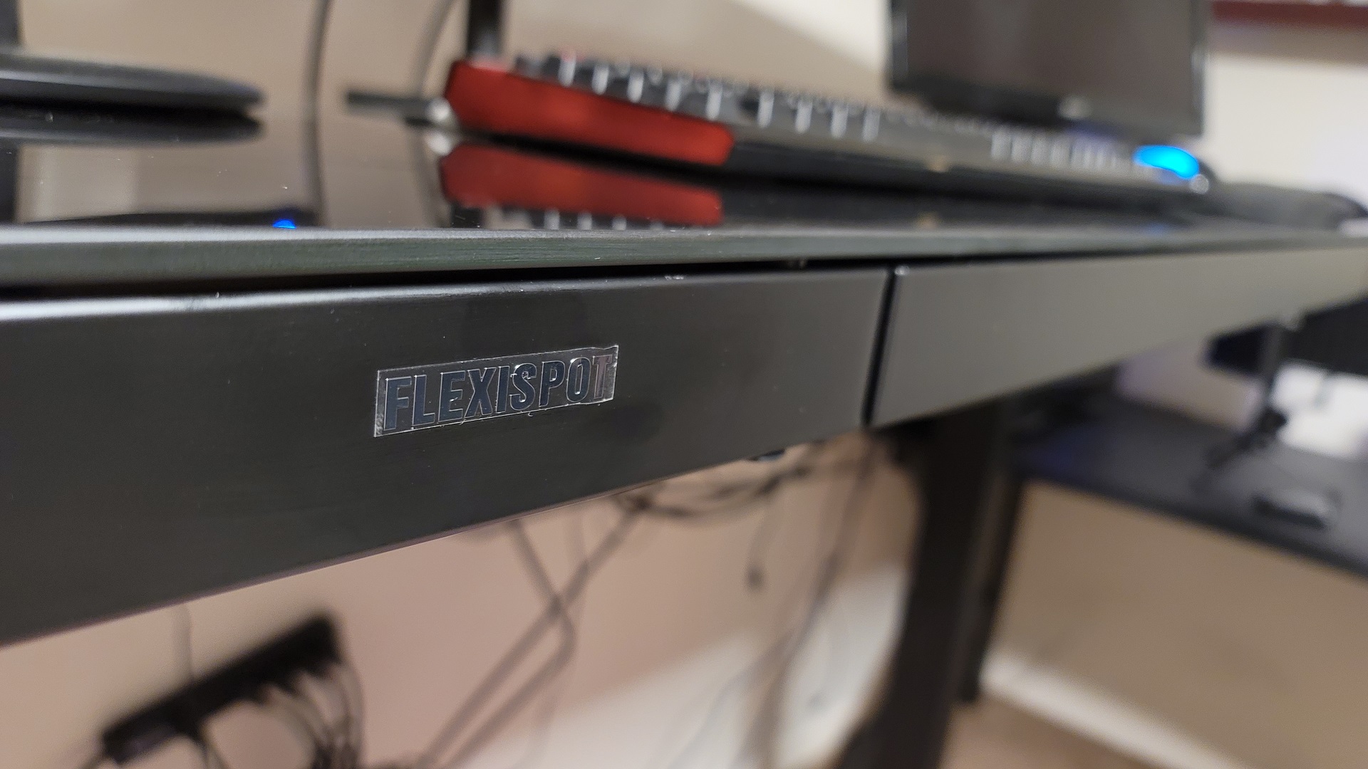 Flexispot Comhar AllinOne Standing Desk Review